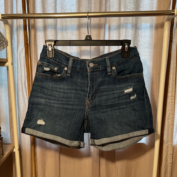 LEVI’S High Rise Shorts - Picture 2 of 5
